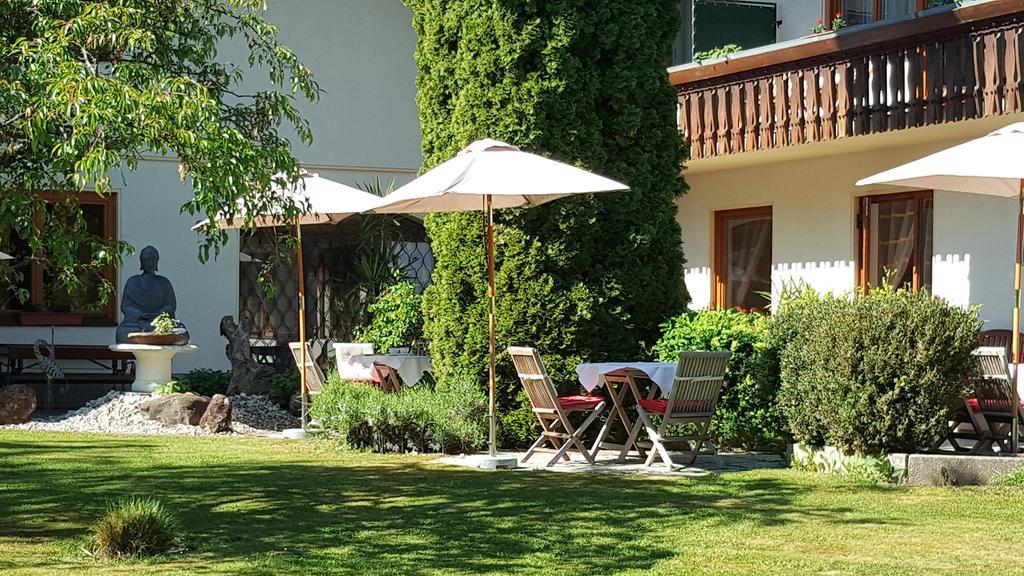 Beautyfarm Landhaus Servus Velden am Woerthersee Exterior photo